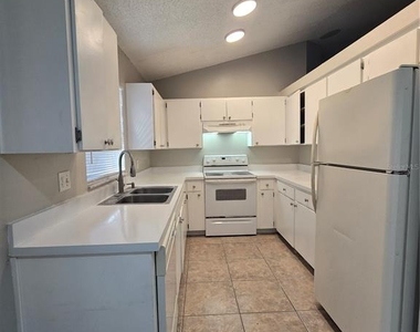 12109 Clearbrook Court - Photo Thumbnail 4