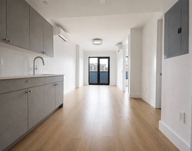 1244 New York Avenue - Photo Thumbnail 2