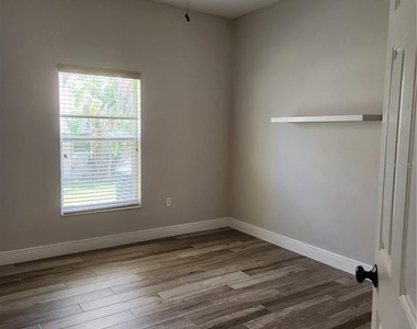 3507 Sunset Isles Blvd. - Photo Thumbnail 22