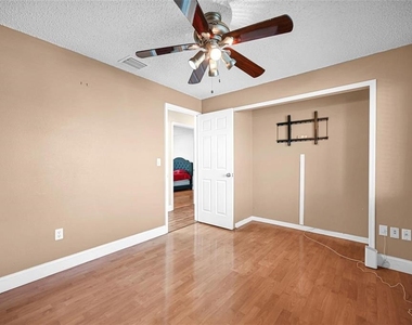 26543 Sw 122nd Place - Photo Thumbnail 2