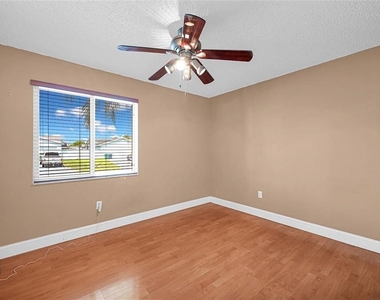 26543 Sw 122nd Place - Photo Thumbnail 3