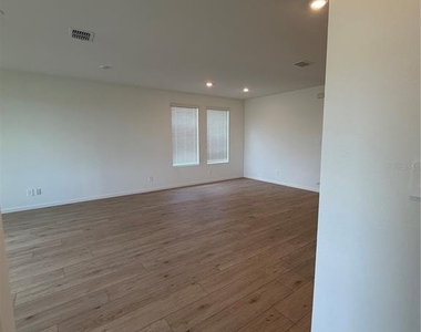 4389 Vibernum Avenue - Photo Thumbnail 13