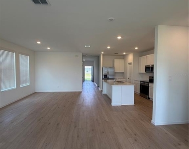 4389 Vibernum Avenue - Photo Thumbnail 8