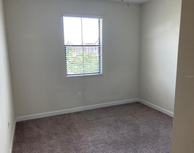1348 Royal St George Boulevard - Photo Thumbnail 6