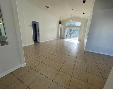 4718 Prairie Point Boulevard - Photo Thumbnail 3