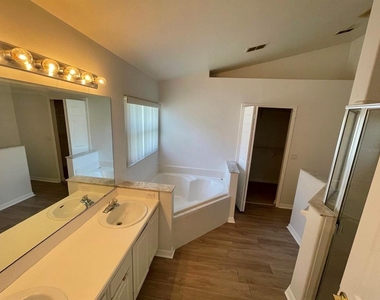 4718 Prairie Point Boulevard - Photo Thumbnail 10
