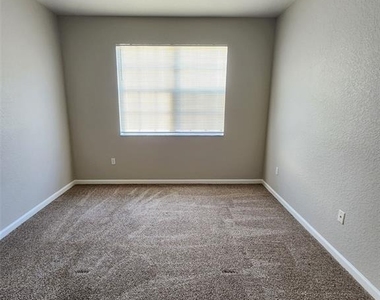 1496 Portofino Meadows Boulevard - Photo Thumbnail 18
