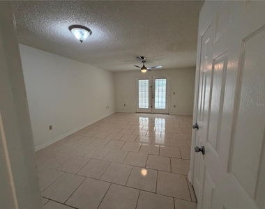 850 E Lime Street - Photo Thumbnail 13