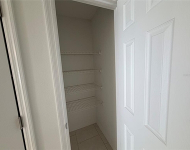 850 E Lime Street - Photo Thumbnail 4