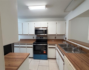 850 E Lime Street - Photo Thumbnail 6