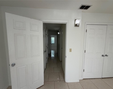 850 E Lime Street - Photo Thumbnail 27