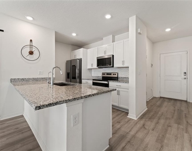697 Stoney Point Circle - Photo Thumbnail 5