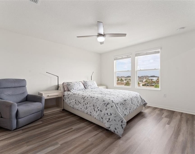 697 Stoney Point Circle - Photo Thumbnail 8