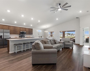 2852 San Marco Way - Photo Thumbnail 13