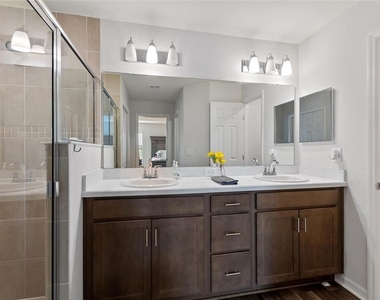 2852 San Marco Way - Photo Thumbnail 12