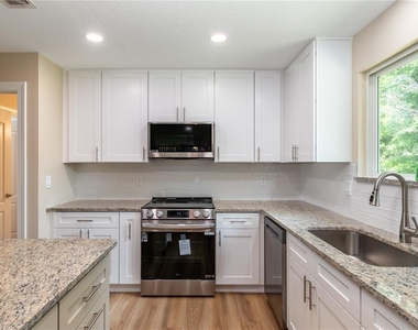 10886 Sw 90th Terrace - Photo Thumbnail 6