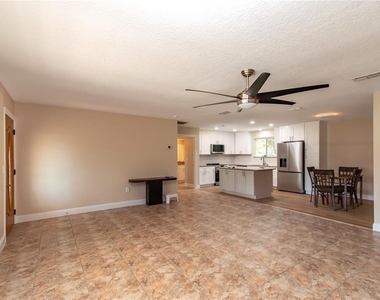 10886 Sw 90th Terrace - Photo Thumbnail 8