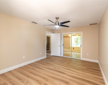 10886 Sw 90th Terrace - Photo Thumbnail 13