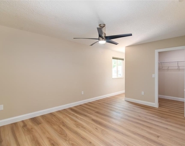 10886 Sw 90th Terrace - Photo Thumbnail 14
