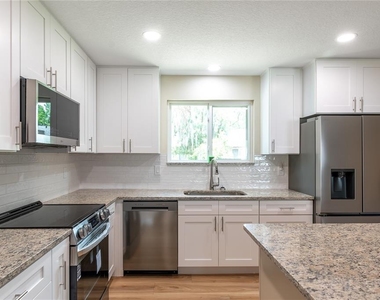 10886 Sw 90th Terrace - Photo Thumbnail 4