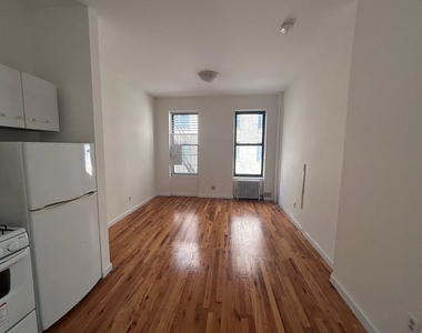 247 East 62nd Street - Photo Thumbnail 1
