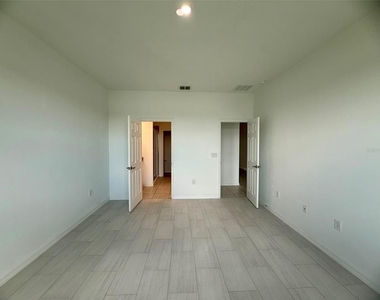 1306 Normandy Drive - Photo Thumbnail 22