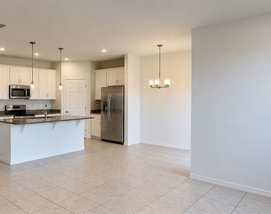 1306 Normandy Drive - Photo Thumbnail 6