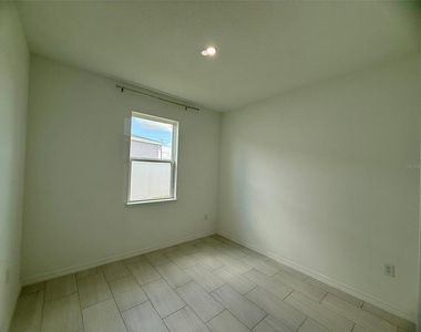 1306 Normandy Drive - Photo Thumbnail 12
