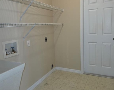1750 Ne 40th Street - Photo Thumbnail 23