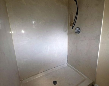 1750 Ne 40th Street - Photo Thumbnail 22