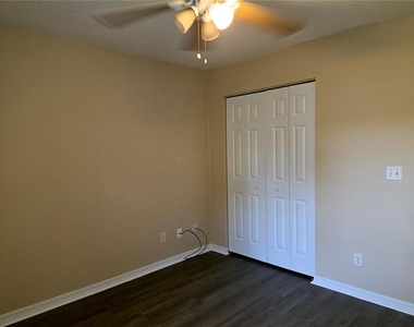 1750 Ne 40th Street - Photo Thumbnail 11