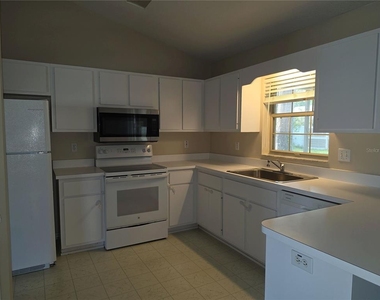 1750 Ne 40th Street - Photo Thumbnail 4
