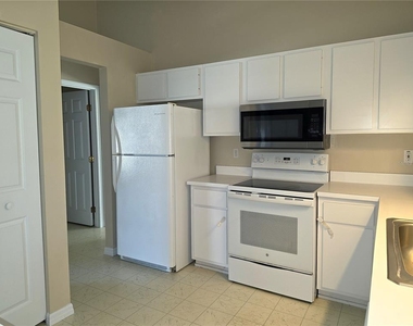 1750 Ne 40th Street - Photo Thumbnail 6