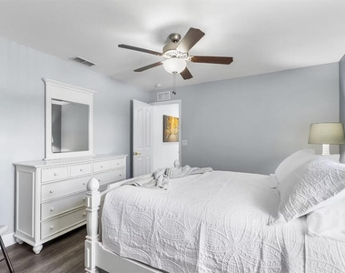 10360 Sw 48th Avenue - Photo Thumbnail 16