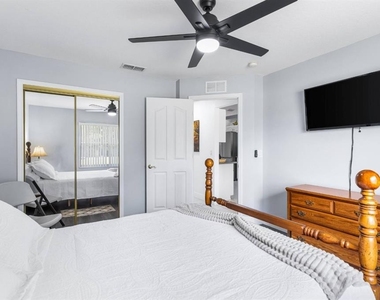 10360 Sw 48th Avenue - Photo Thumbnail 17