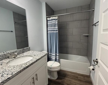 7752 N Walton Terrace - Photo Thumbnail 4