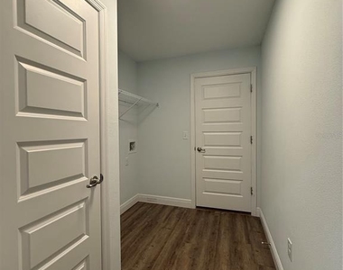 7752 N Walton Terrace - Photo Thumbnail 13
