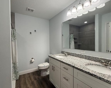 7752 N Walton Terrace - Photo Thumbnail 10