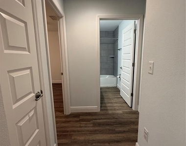 7752 N Walton Terrace - Photo Thumbnail 3