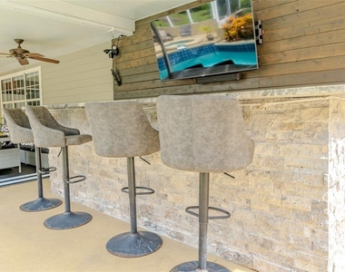 33721 Spring Drive - Photo Thumbnail 3