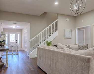 33721 Spring Drive - Photo Thumbnail 15