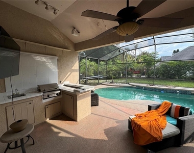 9042 Shawn Park Place - Photo Thumbnail 12