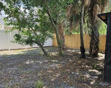 1216 Dickens Avenue - Photo Thumbnail 17
