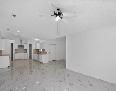1118 Perpignan Court - Photo Thumbnail 4