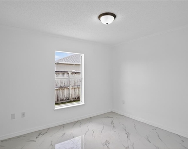 1118 Perpignan Court - Photo Thumbnail 6