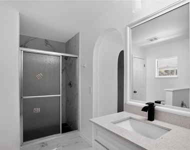 1118 Perpignan Court - Photo Thumbnail 17