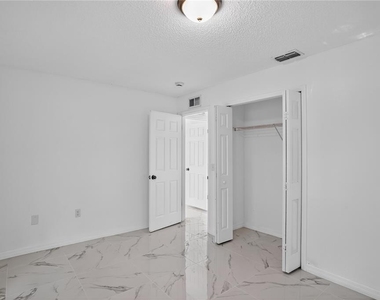 1118 Perpignan Court - Photo Thumbnail 13