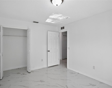 1118 Perpignan Court - Photo Thumbnail 15