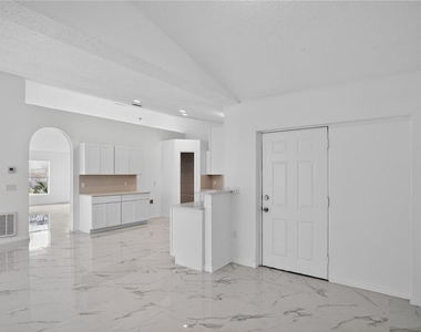 1118 Perpignan Court - Photo Thumbnail 9