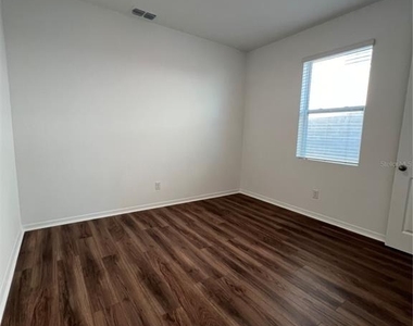 2253 Lost Horizon Way - Photo Thumbnail 12